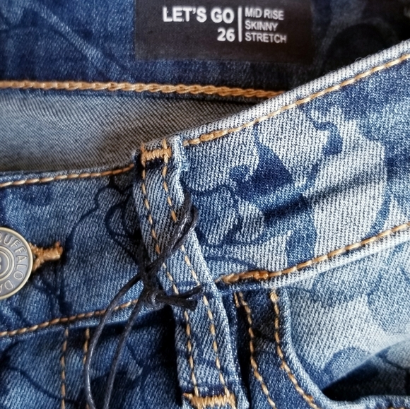 NEW Floral Buffalo jeans - Picture 7 of 7